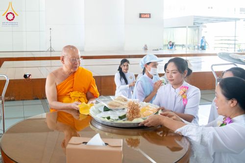 ภาพ No.307367:วันจันทร์ที่ 2  กุมภาพันธ์ พ.ศ. 2569 พิธีบุพเปตพลี ครั้งที 177 วันพระขึ้น 15 ค่ำ เดือน 3 ณ หอฉันคุณยายอาจารย์ วัดพระธรรมกาย จ.ปทุมธานี