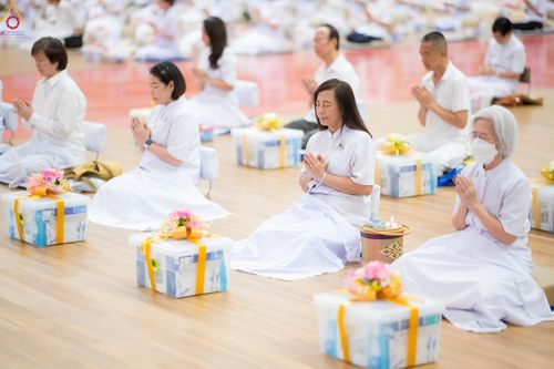 ภาพ No.280521:วันที่ 28 ธันวาคม พ.ศ.2568 พิธีถวายอุปกรณ์ทำความสะอาด ณ ห้องแก้วสารพัดนึก วัดพระธรรมกาย