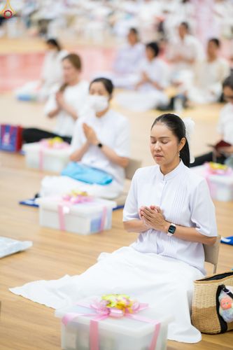 ภาพ No.280536:วันที่ 28 ธันวาคม พ.ศ.2568 พิธีถวายอุปกรณ์ทำความสะอาด ณ ห้องแก้วสารพัดนึก วัดพระธรรมกาย