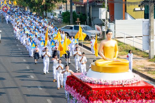 ภาพ No.310527:วันอาทิตย์ที่ 22 กุมภาพันธ์ พ.ศ. 2569 พิธีอัญเชิญพระประธาน “พระธรรมกาย” เพื่อไปประดิษฐาน ณ ธุดงเข้าสถานอำนาจเจริญ จังหวัดอำนาจเจริญ