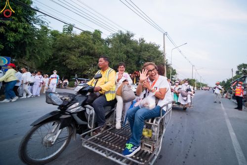 ภาพ No.110635:พิธีต้อนรับพระธรรมยาตรา ในโครงการธรรมยาตรากตัญญูบูชา มหาปูชนียาจารย์ พระมงคลเทพมุนี(สด จนฺทสโร) พระผู้ปราบมาร อนุสรณ์สถาน 7 แห่ง ปีที่ 12 วันที่ 11 มกราคม พ.ศ. 2567 ณ อนุสรณ์สถานลำดับที่ 3 สถานที่เกิดใหม่ในเพศสมณะ วัดสองพี่น้อง จ.สุพรรณบุรี