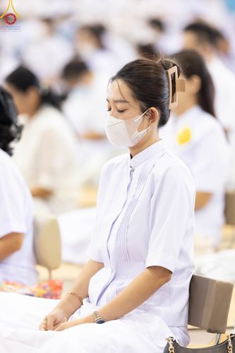 ภาพ No.105483:พิธีปฏิบัติธรรมและพิธีบูชาข้าวพระ ในวันจันทร์ที่ 1 มกราคม พ.ศ. 2567 ณ สภาธรรมกายสากล วัดพระธรรมกาย