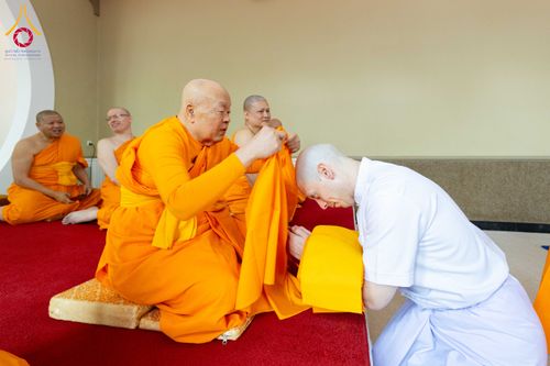 ภาพ No.336796:วันที่ 14 มิถุนายน พ.ศ. 2569 พิธีอุปสมบทธรรมทายาท นานาชาติยุโรปรุ่นที่ 11 เบลเยียม