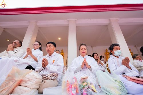 ภาพ No.294560:วันที่ 14 มกราคม พ.ศ. 2569 พิธีตักบาตรพระธรรมยาตรา ณ วัดสองพี่น้อง ต.ต้นตาล อ.สองพี่น้อง จ.สุพรรณบุรี ในโครงการธรรมยาตรา กตัญญูบูชา มหาปูชนียาจารย์ พระมงคลเทพมุนี(สด จนฺทสโร) พระผู้ปราบมาร อนุสรณ์สถาน 7 แห่ง ปีที่ 14