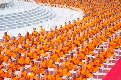 ภาพ No.292057:วันที่ 10 มกราคม พ.ศ. 2569 พิธีจุดประทีปถวายเป็นพุทธบูชา และบูชาธรรมมหาปูชนียาจารย์  ณ อนุสรณ์สถานคลองบางนางแท่น อ.สามพราน จ.นครปฐม ในโครงการธรรมยาตรา กตัญญูบูชา มหาปูชนียาจารย์ พระมงคลเทพมุนี(สด จนฺทสโร) พระผู้ปราบมาร อนุสรณ์สถาน 7 แห่ง ปีที่ 14