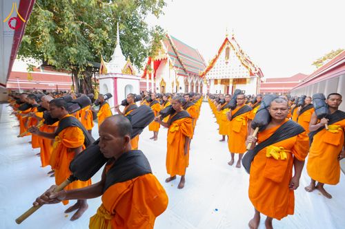 ภาพ No.294643:วันอาทิตย์ที่ 14 ธันวาคม พ.ศ.2568 พระธรรมยาตราปฏิบัติธรรมและถ่ายภาพหมู่ประวัติศาสตร์ ณ วัดสองพี่น้อง ต.ต้นตาล อ.สองพี่น้อง จ.สุพรรณบุรี ในโครงการธรรมยาตรา กตัญญูบูชา มหาปูชนียาจารย์ พระมงคลเทพมุนี(สด จนฺทสโร) พระผู้ปราบมาร อนุสรณ์สถาน 7 แห่ง ปีที่ 14