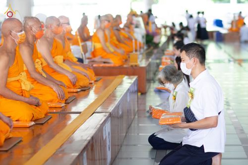 ภาพ No.90583:พิธีบุพเปตพลี  ครั้งที่ 141 ร่วมอุทิศบุญแด่หมู่ญาติที่ล่วงลับไปแล้ว และสืบทอดอายุพระพุทธศาสนา วันพฤหัสบดีที่ 14 ตุลาคม พ.ศ.2566 วันพระแรม 15 ค่ำ เดือน 10 ณ หอฉันคุณยายอาจารย์ฯ วัดพระธรรมกาย