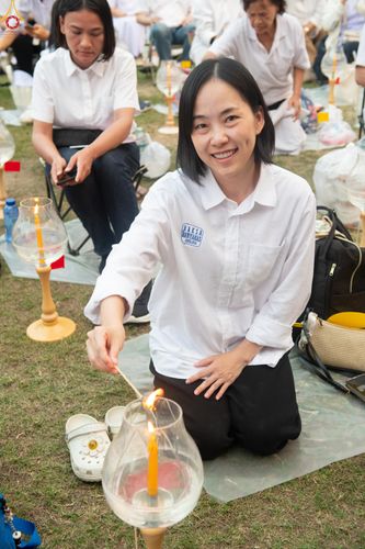 ภาพ No.297053:วันที่ 17 มกราคม พ.ศ. 2569 พิธีจุดประทีปถวายเป็นพุทธบูชา และบูชาธรรมมหาปูชนียาจารย์ (ภาพชุดที่ 2) ณ วัดโบสถ์บน ต.บางคูเวียง จ.นนทบุรี อนุสรณ์สถานลำดับที่ 4 สถานที่เกิดด้วยกายธรรม ในโครงการธรรมยาตรา กตัญญูบูชา มหาปูชนียาจารย์ พระมงคลเทพมุนี(สด จนฺทสโร) พร