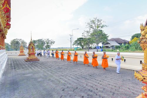 ภาพ No.285161:วันเสาร์ที่ 6 ธันวาคม พ.ศ.2568  พิธีอุปสมบทธรรมทายาท โครงการบรรพชาอุปสมบทหมู่  รุ่นบูชาธรรมมหาปูชนียาจารย์ ประจำปี 2568 ศูนย์ปฏิบัติธรรมและศูนย์อบรมเยาวชนเพชรบุรี อ.ท่ายาง จ.เพชรบุรี ณ วัดศีลคุณาราม อ.เขาย้อย เพชรบุรี