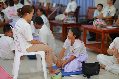 ภาพ No.320079:วันเสาร์ที่ 4 เมษายน 2569 พิธีตัดปอยผม ขอขมาผู้ปกครอง  มอบบาตร-ผ้าไตร และพิธีบรรพชาสามเณร 87 รูป  ณ ศูนย์ปฏิบัติธรรมระยอง(บ้านช่องลม)  ต.บางบุตร อ.บ้านค่าย จ.ระยอง