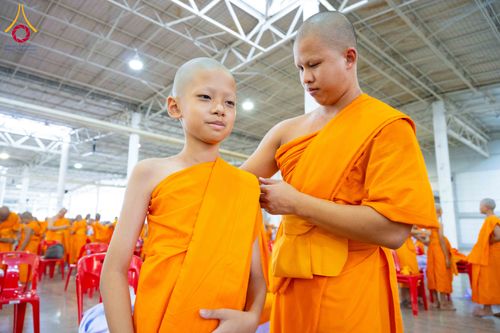 ภาพ No.319549:วันเสาร์ที่ 4 เมษายน พ.ศ.2569 พิธีขอขมา มอบผ้าไตร และถวายบาตรแด่นาคธรรมทายาท ในโครงการบรรพชาสามเณรฟื้นฟูพระพุทธศาสนาทั่วไทย โครงการหน่อแก้วเปรียญธรรม รุ่นที่ 14 โครงการสามเณรยุวธรรมทายาท รุ่นที่ 34 โครงการสามเณรมัชฌิมธรรมทายาท รุ่นที่ 30 ณ สภาธรรมกายสากล