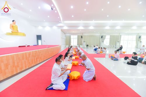 ภาพ No.285135:วันเสาร์ที่ 6 ธันวาคม พ.ศ.2568  พิธีอุปสมบทธรรมทายาท โครงการบรรพชาอุปสมบทหมู่  รุ่นบูชาธรรมมหาปูชนียาจารย์ ประจำปี 2568 ศูนย์ปฏิบัติธรรมและศูนย์อบรมเยาวชนเพชรบุรี อ.ท่ายาง จ.เพชรบุรี ณ วัดศีลคุณาราม อ.เขาย้อย เพชรบุรี