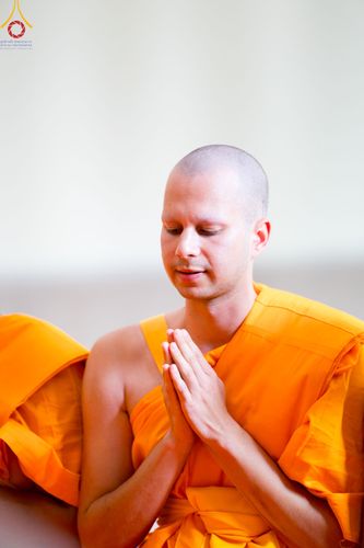 ภาพ No.83896:พิธีเวียนประทักษิณ,พิธีบรรพชาและพิธีอุปสมบทหมู่ ในโครงการอบรมพระธรรมทายาทในทวีปยุโรป  รุ่นที่ 9 วันอาทิตย์ที่ 16 กรกฎาคม พ.ศ. 2566 ณ วัดพระธรรมกายเบเนลักซ์  ประเทศเบลเยียม