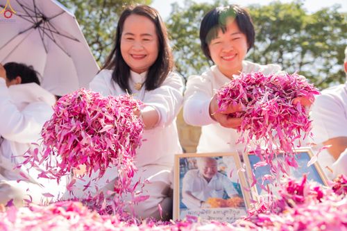 ภาพ No.304070:วันที่ 25 มกราคม พ.ศ. 2569 พิธีต้อนรับพระธรรมยาตรา  รร.สามัคคีราษฏร์บำรุง-วัดพระธรรมกาย ในโครงการธรรมยาตรา กตัญญูบูชา มหาปูชนียาจารย์ พระมงคลเทพมุนี(สด จนฺทสโร) พระผู้ปราบมาร อนุสรณ์สถาน 7 แห่ง ปีที่ 14