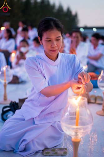 ภาพ No.109665:พิธีจุดประทีปถวายเป็นพุทธบูชา และบูชาธรรมมหาปูชนียาจารย์ วันที่ 10 มกราคม พ.ศ. 2567 ณ อนุสรณ์สถานคลองบางนางแท่น อ.สามพราน จ.นครปฐม