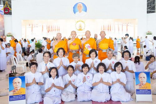 ภาพ No.277818:วันเสาร์ที่ 6 ธันวาคม พ.ศ. 2568 พิธีบรรพชาอุปสมบทและพิธีถวายบาตร โครงการอุปสมบทบูชาธรรมมหาปูชนียาจารย์ ประจำปี พ.ศ.2568 โครงการบวชพระนานาชาติ AEC และ WAB รุ่น CEO (นักบริหาร) รุ่นที่ 5 ณ มหาธรรมกายเจดีย์ วัดพระธรรมกาย