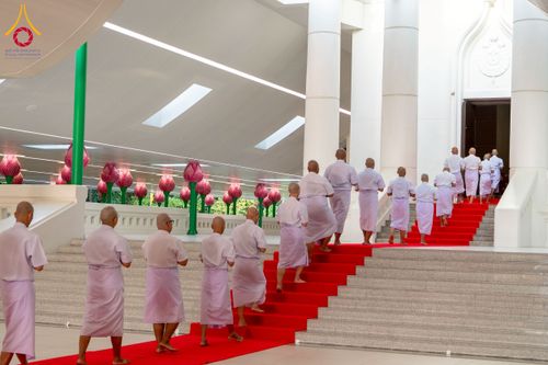 ภาพ No.244626:วันเสาร์ที่ 6 กันยายน พ.ศ. 2568 พิธีเวียนประทักษิณ และวันทาสีมาของนาคธรรมทายาท โครงการอุปสมบทหมู่บูชาธรรมครบรอบ 108 ปี วันครูผู้ค้นพบวิชชาธรรมกาย ณ โบสถ์พระไตรปิฎก วัดพระธรรมกาย