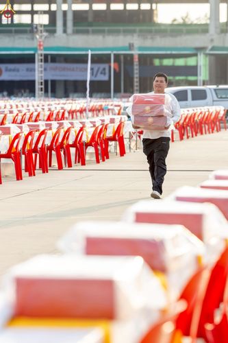 ภาพ No.225147:วันที่ 20 - 27 เมษายน พ.ศ. 2568 "ภาพแห่งความปลื้มที่ไม่มีวันจบ" คณะสงฆ์สามเณร เจ้าหน้าที่ และสาธุชน ร่วมแรงร่วมใจกันเตรียมงานและเก็บงาน เพื่อวันคุ้มครองโลก พิธีถวายมหาสังฆทานคณะสงฆ์ 40,000 กว่าวัดทั่วประเทศ