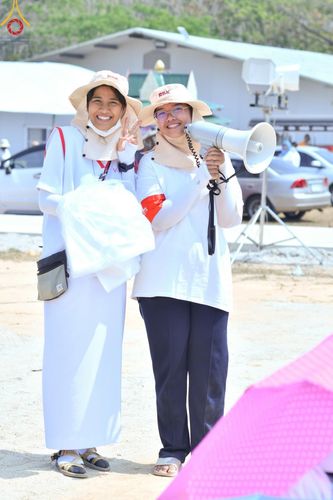 ภาพ No.130095:V.34 เพื่อธรรมเพื่อบางกล่ำ การรับบุญของเจ้าหน้าที่หน่วยงานต่างๆ  เพื่องานธรรมยาตราอัญเชิญพระบรมสารีริกธาตุ ประดิษฐาน ณ มหารัตนเจดีย์สิริปทุมสวรรค์ (เจดีย์อริยพุทธะ 5 พระองค์) ณ ศูนย์ปฏิบัติธรรมภาคใต้ อ.บางกล่ำ จ.สงขลา ระหว่างวันที่ 9-10 มีนาคม พ.ศ. 2567