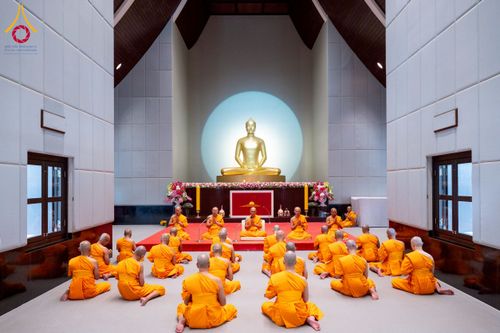 ภาพ No.256278:วันที่ 4 ตุลาคม พ.ศ. 2568 พิธีบรรพชาอุปสมบท  โครงการอุปสมบทหมู่บูชาธรรม 141 ปี  พระมงคลเทพมุนี (สด จนฺทสโร) ณ โบสถ์พระไตรปิฏก วัดพระธรรมกาย จ.ปทุมธานี