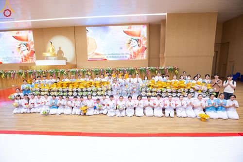 ภาพ No.206982:พิธีถวายโคมมาฆประทีป น้อมถวายเป็นพุทธบูชา แด่คณะพระภิกษุ สามเณร วัดพระธรรมกาย วันอาทิตย์ที่ 9 กุมภาพันธ์ พ.ศ. 2568 ณ ห้องแก้วสารพัดนึก 2 สภาธรรมกายสากล วัดพระธรรมกาย จังหวัดปทุมธานี