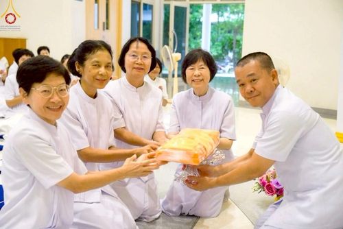 ภาพ No.223240:วันที่ 2 -10 พฤษภาคม พ.ศ. 2568 พิธีตัดปอยผม ปลงผม พิธีขอขมาลาอุปสมบทอุทิศชีวิต ของอุบาสก พิสิทธิ์ หมื่นแกล้ว  ณ วัดพระธรรมกาย