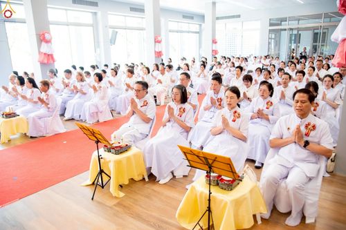 ภาพ No.249274:วันที่ 20 กันยายน พ.ศ. 2568 พิธีประดิษฐานรูปหล่อหลวงปู่วัดปากน้ำ ภาษีเจริญ ณ วิหารพระมงคลเทพมุนี (สด จนฺทสโร) ศูนย์ปฏิบัติธรรมภูเก็ต จ.ภูเก็ต