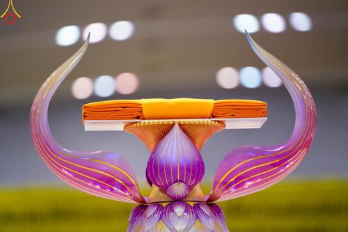 ภาพ No.177667:พิธีตักบาตรและพิธีบูชาข้าวพระ ในวันอาทิตย์ต้นเดือนที่ 1 ธันวาคม พ.ศ. 2567 ณ สภาธรรมกายสากล วัดพระธรรมกาย