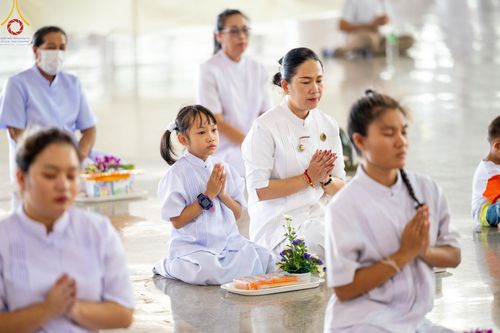 ภาพ No.136655:พิธีตักบาตร พิธีบูชาข้าวพระ ในวันอาทิตย์ต้นเดือนที่ 5 พฤษภาคม พ.ศ. 2567 ณ วัดพระธรรมกาย จ.ปทุมธานี