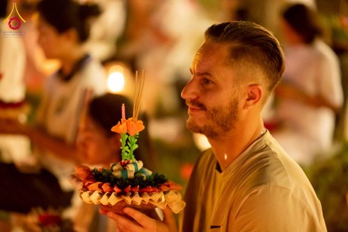 ภาพ No.266389:วันพุธที่ 5 พฤศจิกายน พ.ศ. 2568 (วันพระ ขึ้น 15 ค่ำ เดือน 12) พิธีลอยกระทงธรรม  ณ สระมหาเศรษฐีทะเลบุญ มหาวิหารพระมงคลเทพมุนี วัดพระธรรมกาย จ.ปทุมธานี