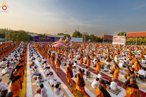 ภาพ No.110481:พิธีต้อนรับพระธรรมยาตรา ในโครงการธรรมยาตรากตัญญูบูชา มหาปูชนียาจารย์ พระมงคลเทพมุนี(สด จนฺทสโร) พระผู้ปราบมาร อนุสรณ์สถาน 7 แห่ง ปีที่ 12 วันที่ 11 มกราคม พ.ศ. 2567 ณ อนุสรณ์สถานลำดับที่ 3 สถานที่เกิดใหม่ในเพศสมณะ วัดสองพี่น้อง จ.สุพรรณบุรี