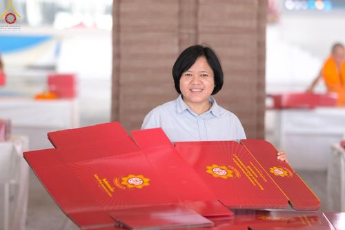 ภาพ No.210965:วันที่ 15 มีนาคม พ.ศ. 2568  บุญบรรจุกล่องไทยธรรม เพื่อถวายแด่พระสังฆาธิการ 40,000 กว่าวัดทั่วไทย ในวันคุ้มครองโลก 22 เมษายน พ.ศ. 2568