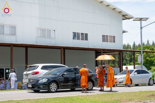 ภาพ No.149520:พิธีทักษิณานุปทานแด่บรรพชนตระกูลผ่องสวัสดิ์ และหมู่ญาติที่ล่วงลับไปแล้ว ประจำปี ครั้งที่ 19 วันพฤหัสบดีที่ 22 สิงหาคม พ.ศ. 2567 ณ พระมหาเจดีย์ทัตตชีโว ศูนย์อบรมเยาวชนกาญจนบุรี