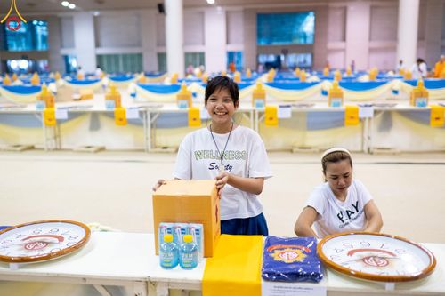 ภาพ No.60922:V.37 ยิ่งกว่าดี เพื่อ 80 ปีของพ่อ ภาพการเตรียมงานของหน่วยงานต่างๆ เพื่อพิธีฉลองอายุวัฒนมงคล 80 ปี หลวงพ่อธัมมชโย และรับถวายมหาสังฆทาน 10,000 กว่าวัดทั่วประเทศ ในวันคุ้มครองโลก วันจันทร์ที่ 22 เมษายน พ.ศ. 2567