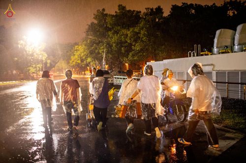 ภาพ No.88783:คณะสงฆ์ เจ้าหน้าที่ และสาธุชน ทุ่มเทแรงกายแรงใจเตรียมงาน เพื่องานวันครูผู้ค้นพบวิชชาธรรมกาย ตั้งแต่วันที่ 20 กันยายน พ.ศ. 2566