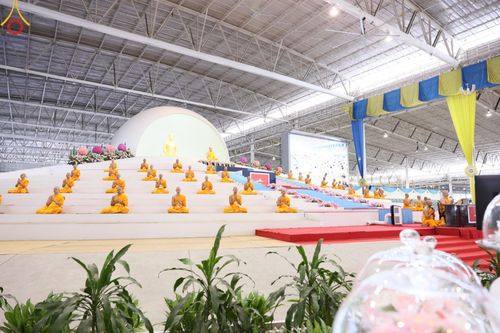 ภาพ No.151254:พิธีบูชาข้าวพระ ในวันอาทิตย์ต้นเดือน วันที่ 1 กันยายน พ.ศ. 2567 ณ สภาธรรมกายสากล วัดพระธรรมกาย