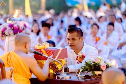 ภาพ No.238437:วันเสาร์ที่ 9 สิงหาคม พ.ศ. 2568 พิธีกลั่นแผ่นดิน โปรยทราย และจุดประทีปถวายเป็นพุทธบูชา จ.ระยอง สถาปนาองค์พระเจดีย์เพื่อสร้างสันติภาพโลก ณ ศูนย์ปฏิบัติธรรมระยอง(บ้านช่องลม) ต.บางบุตร อ.บ้านค่าย จ.ระยอง