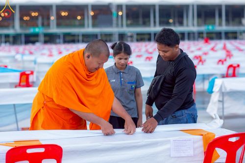 ภาพ No.218713:วันพฤหัสบดีที่ 17 เมษายน พ.ศ. 2568 การเตรียมงานในลานธรรม , สภาธรรมกายสากล , วิหารคด  เพื่องานวันคุ้มครองโลก 22 เมษายน พ.ศ. 2568