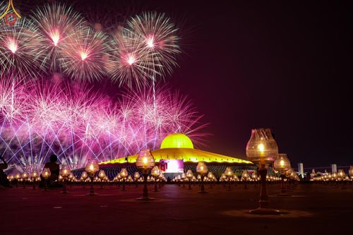 ภาพ No.122311:พิธีจุดประทีปถวายเป็นพุทธบูชา และบูชาธรรมมหาปูชนียาจารย์ พระมงคลเทพมุนี(สด จนฺทสโร) ในโครงการธรรมยาตรา กตัญญูบูชา มหาปูชนียาจารย์ พระมงคลเทพมุนี(สด จนฺทสโร) พระผู้ปราบมาร อนุสรณ์สถาน 7 แห่ง ปีที่ 12 วันที่ 31 มกราคม พ.ศ. 2567 ณ วัดพระธรรมกาย จ.ปทุมธานี (