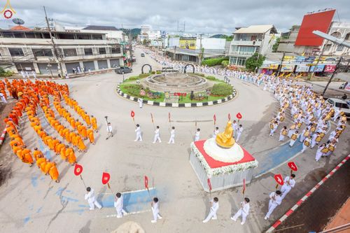 ภาพ No.239266:วันอาทิตย์ที่ 17 สิงหาคม พ.ศ. 2568 พิธีอัญเชิญรูปเหมือนพระมงคลเทพมุนี (สด จันทสโร) ณ ศาลากลางจังหวัดเลย ถึงลานพญานาค สวนสาธารณะกุดป่อง อ.เมือง จ.เลย