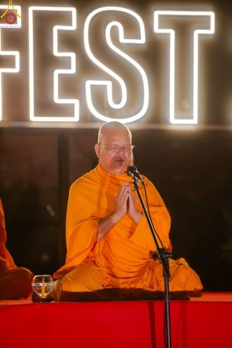 ภาพ No.156472:วัดพุทธบาหลีและวัดพระธรรมกาย จัดปฏิบัติธรรมนานาชาติ 1,151 คนจาก 78 ประเทศ ใน "วันสันติภาพสากล" ณ บาหลี อินโดนีเซีย วันเสาร์ที่ 21 กันยายน พ.ศ. 2567 เวลา 16.00-21.00 น. ณ พิพิธภัณฑ์ ARMA เมืองอูบุด จังหวัดบาหลี ประเทศอินโดนีเซีย