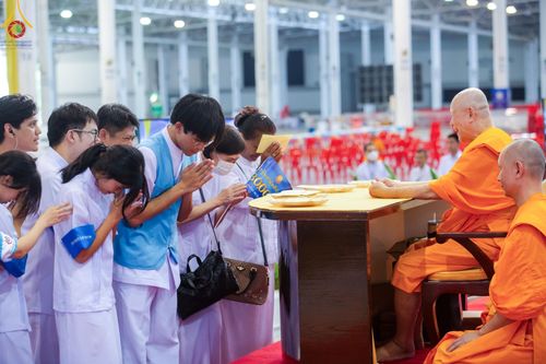 ภาพ No.151537:พิธีจุดเทียนใจ ไฟนิรันดร์ อนันตชัย ณ สภาธรรมกายสากล วัดพระธรรมกาย วันอาทิตย์ต้นเดือนที่ 1 กันยายน พ.ศ. 2567