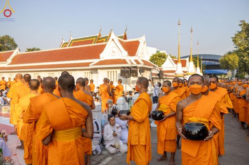 ภาพ No.116131:พิธีตักบาตรพระธรรมยาตรา ณ อนุสรณ์สถานลำดับที่ 4 สถานที่เกิดด้วยกายธรรม วัดโบสถ์(บน) จ.นนทบุรี วันที่ 21 มกราคม พ.ศ. 2567