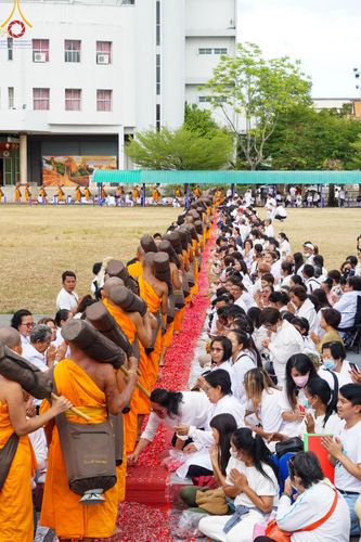 ภาพ No.128576:พิธีอัญเชิญพระบรมสารีริกธาตุ " ใจกลางเมืองนครหาดใหญ่ " เพื่อประดิษฐาน ณ มหารัตนเจดีย์สิริปทุมสวรรค์ (เจดีย์อริยพุทธะ 5 พระองค์) ศูนย์ปฏิบัติธรรมภาคใต้ อ.บางกล่ำ จ.สงขลา  วันที่ 9 มีนาคม พ.ศ. 2567 (ชุดที่ 2)
