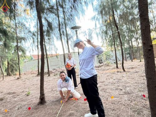 ภาพ No.198813:V.50 สารพัดV สารพัดดี ที่ธรรมยาตรา ในโครงการธรรมยาตรา กตัญญูบูชา มหาปูชนียาจารย์ พระมงคลเทพมุนี(สด จนฺทสโร) พระผู้ปราบมาร อนุสรณ์สถาน 7 แห่ง ปีที่ 13 ระหว่างวันที่ 2-31 มกราคม พ.ศ. 2568