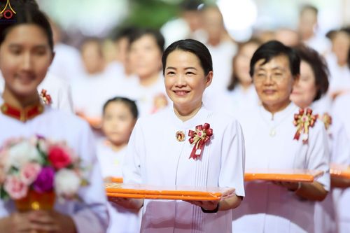 ภาพ No.251649:วันที่ 10 ตุลาคม พ.ศ. 2568 พิธีทอดผ้าป่าสมทบกฐินวัดพระธรรมกาย และสมทบกฐิน 30,000 กว่าวัดทั่วประเทศ ครั้งที่ 3 ณ สภาธรรมกายสากล วัดพระธรรมกาย