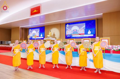 ภาพ No.232604:วันอาทิตย์ที่ 6 กรกฏาคม พ.ศ. 2568 พิธีมุทิตาสักการะพระครูสัญญาบัตร ปีพุทธศักราช 2568 ณ ห้องแก้วสารพัดนึก2 สภาธรรมกายสากล วัดพระธรรมกาย