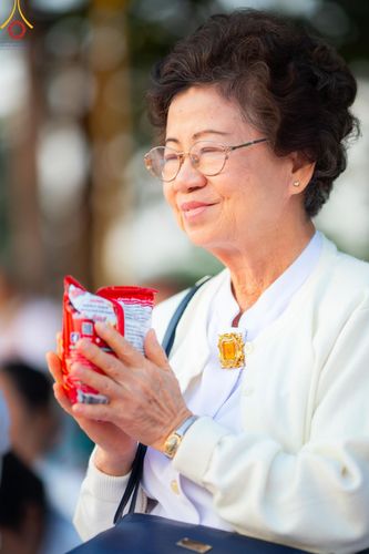 ภาพ No.193048:พิธีตักบาตรพระธรรมยาตรา ณ อนุสรณ์สถานคลองบางนางแท่น อ.สามพราน จ.นครปฐม ในโครงการธรรมยาตรา กตัญญูบูชา มหาปูชนียาจารย์ พระมงคลเทพมุนี(สด จนฺทสโร) พระผู้ปราบมาร อนุสรณ์สถาน 7 แห่ง ปีที่ 13 วันที่ 11 มกราคม พ.ศ.2568