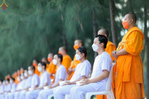 ภาพ No.82581:พิธีตัดปอยผมและปลงผมนาคธรรมทายาท ในโครงการอุปสมบทหมู่ธรรมทายาทพุทธศาสตร์สากล รุ่นที่ 7 (ภาคฤดูฝน) วันอาทิตย์ที่ 11 มิถุนายน พ.ศ. 2566 ณ  วัดพระธรรมกาย