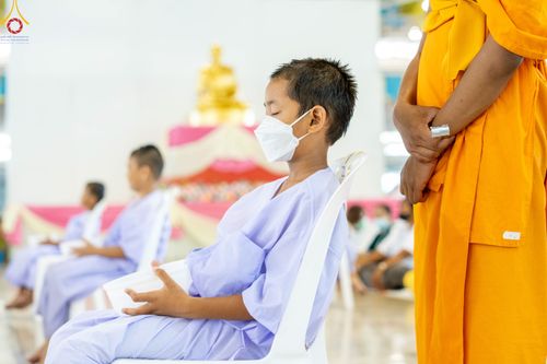 ภาพ No.78747:พิธีปลงผมนาคธรรมทายาท โครงการอบรมยุวธรรมทายาท มัชฌิมธรรมทายาท และธรรมทายาทรุ่นอุดมศึกษา ณ สภาธรรมกายสากล วัดพระธรรมกาย วันเสาร์ที่ 1 เมษายน พ.ศ. 2566